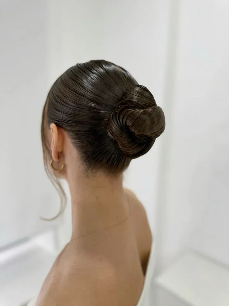 Classic Mid-Height Bun