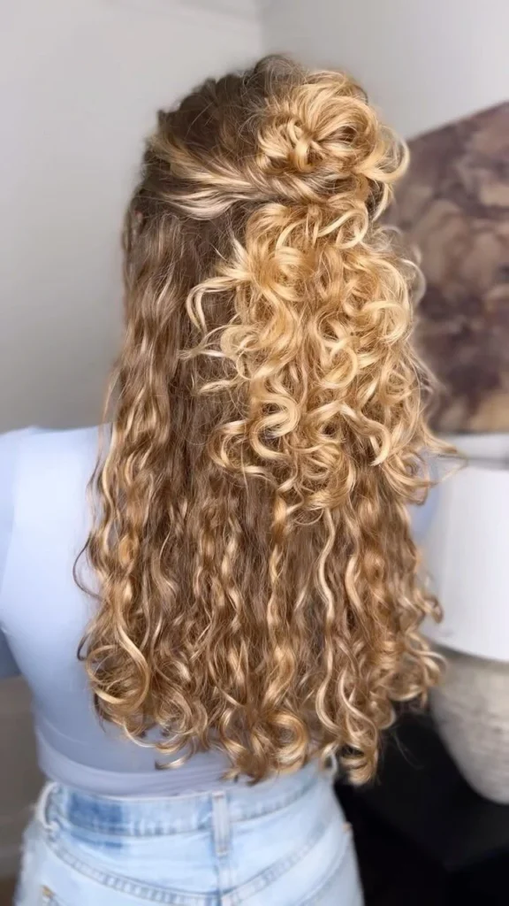 Loose Curly Half-Up