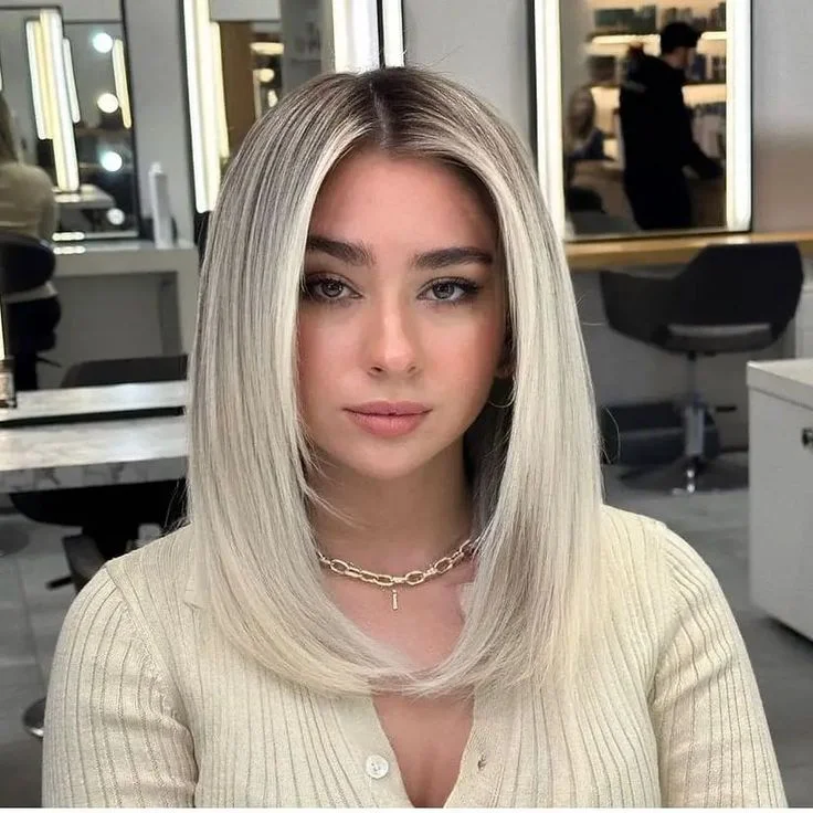 Face-Framing Straight Cut