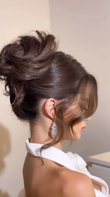 Classic High Chignon