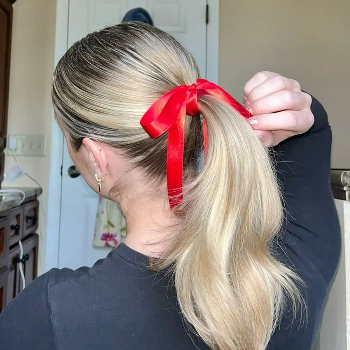 12 Cute Hairstyles for Long Hair Girls & Teens