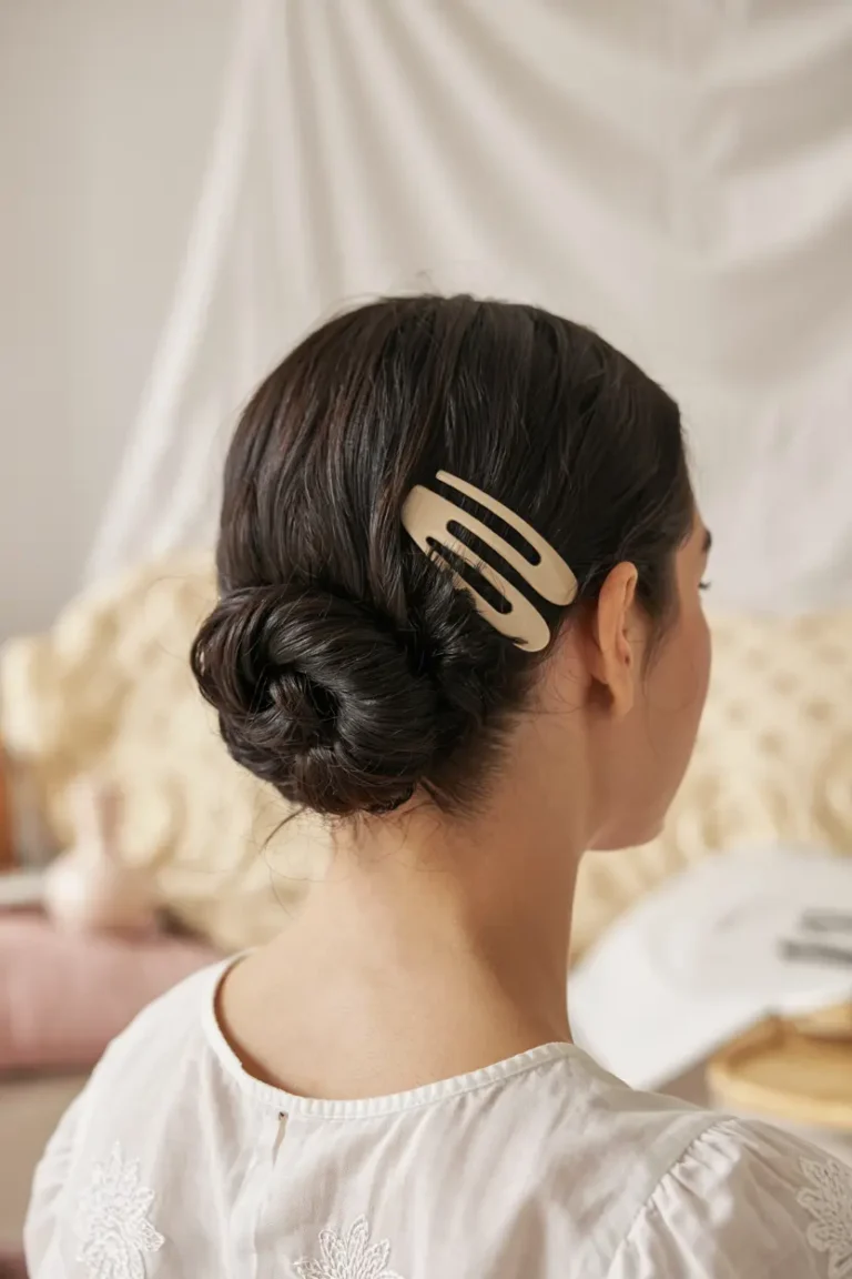 15 Clean Girl Hairstyle Ideas for Effortless Elegance