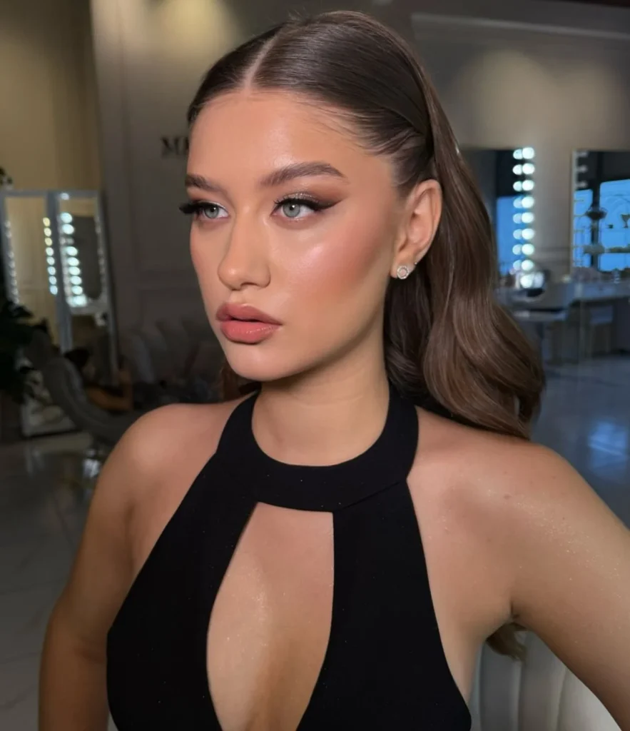 Slick Middle-Part Straight