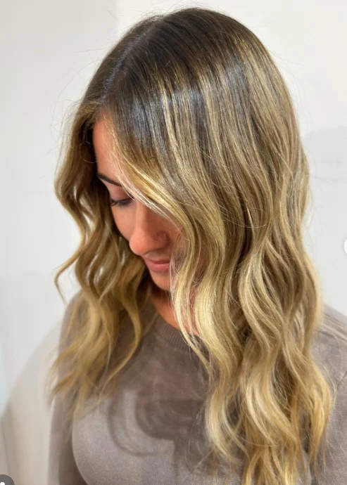 Dark Roots Blonde Highlights