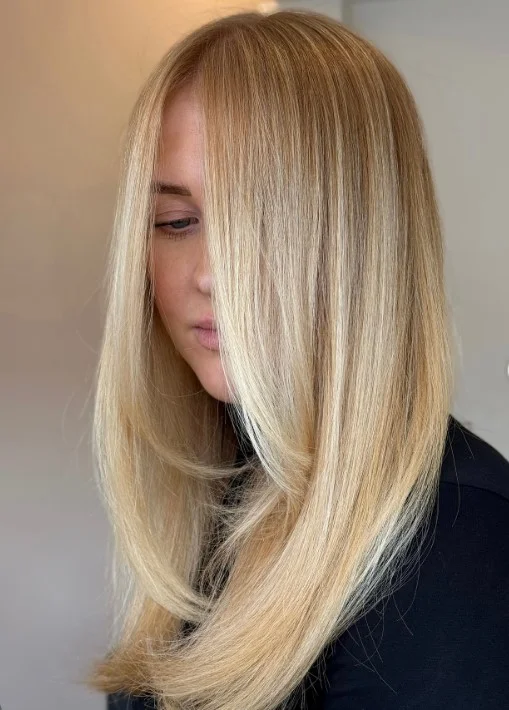 Dark Roots Strawberry Blonde