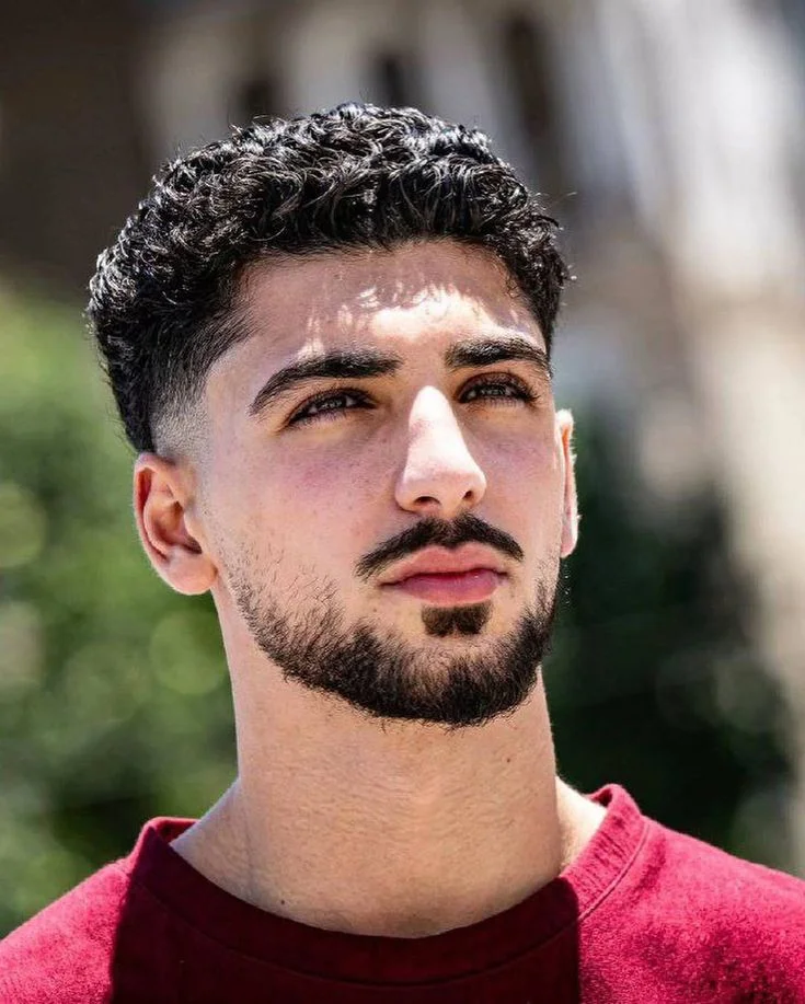 Short Extended Goatee