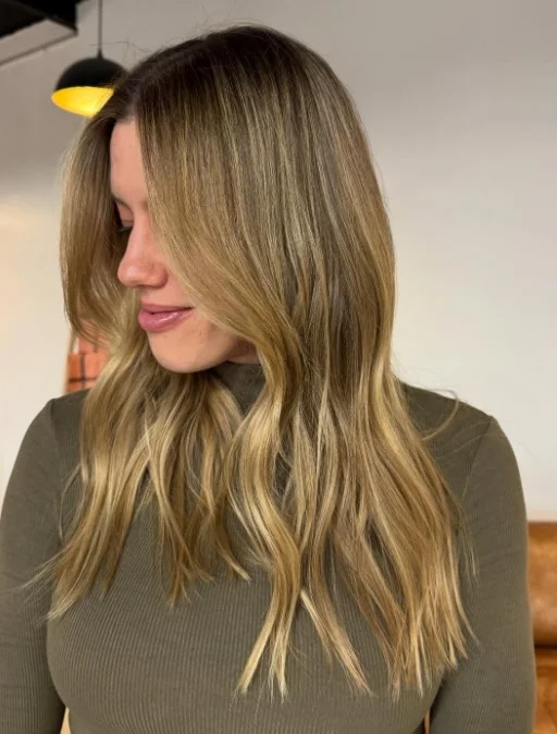 Dark Roots Golden Blonde