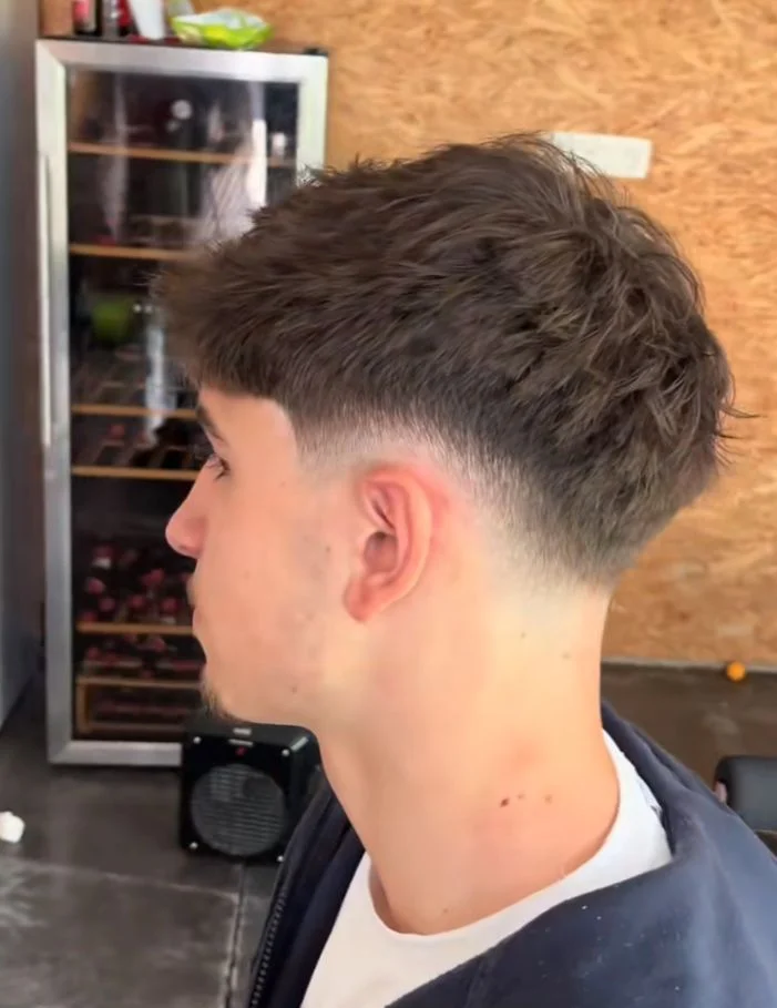 Forward-Fringe Crop with Circle Beard